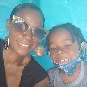 Meet your Posher, Deirdra